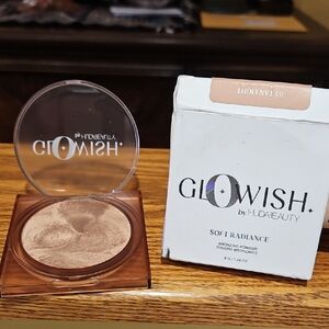 HUDA BEAUTY GloWish Soft Radiance Bronzing Powder - 03 Tan Light